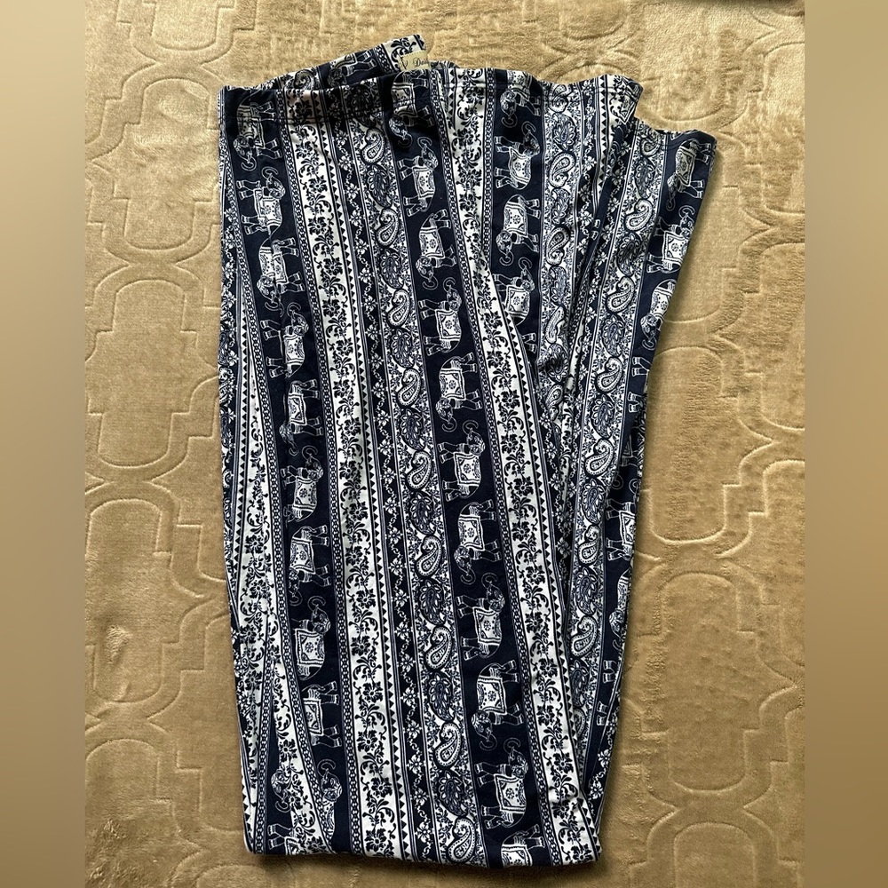 Daily Specials Elephant Leggings